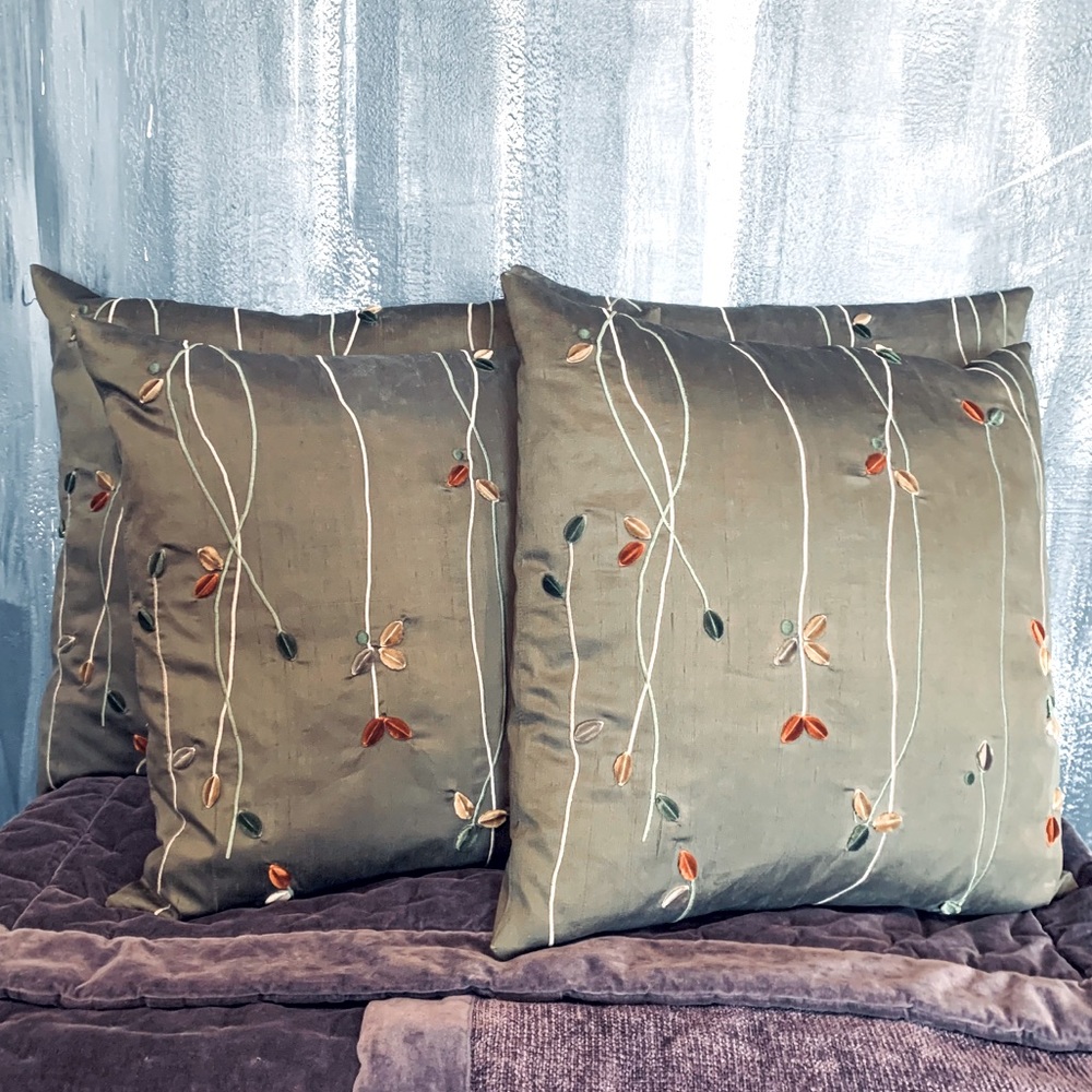 Set 4 Vintage Pottery Barn Embroidered Washed Silk Throw Pillows w Down Inserts